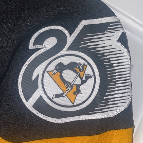 ❗️MITCHELL AND NESS 1992 STANLEY CUP COMMERMATJVE JERSEY❗️ - Picture 5 of 7